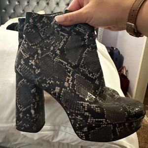 Steve Madden platform booties size 8.5